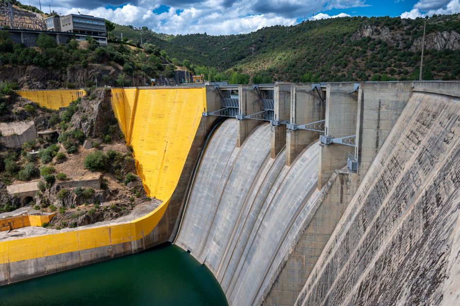 Gobierno relanza licitaciones de centrales hidroeléctricas para atraer inversión