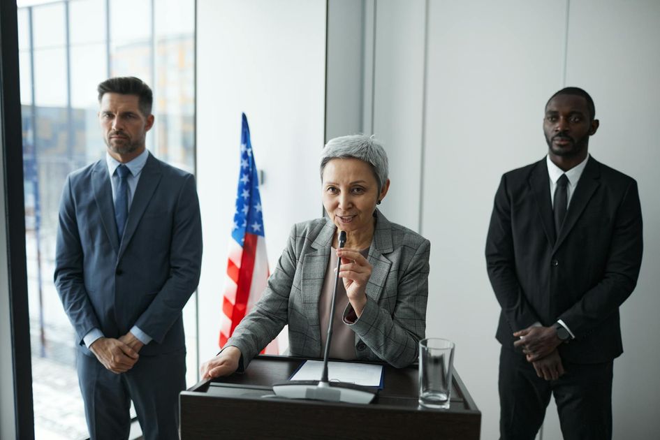 ¿Qué factores precipitaron la renuncia del Ministro de Salud?